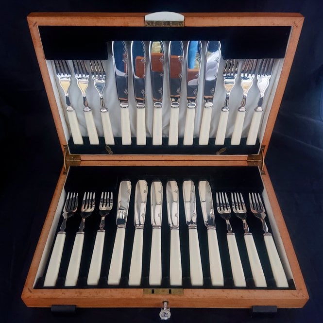 CASE SET 12 FISH KNV&FORK