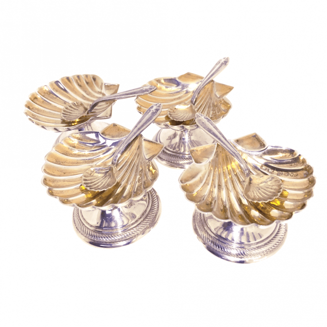 Hallmarked Sterling Silver Set of 4 Scallop Salt Servers