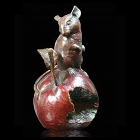 Mouse on Apple (921)