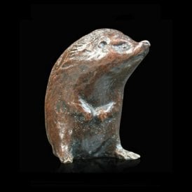 Small Hedgehog Standing (907)