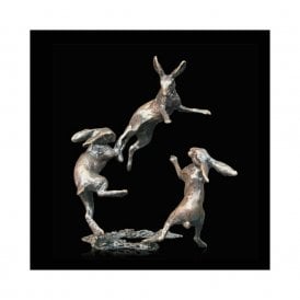 Three Hares Dancing (2079)