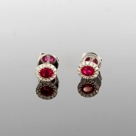 18ct White Gold Studs 